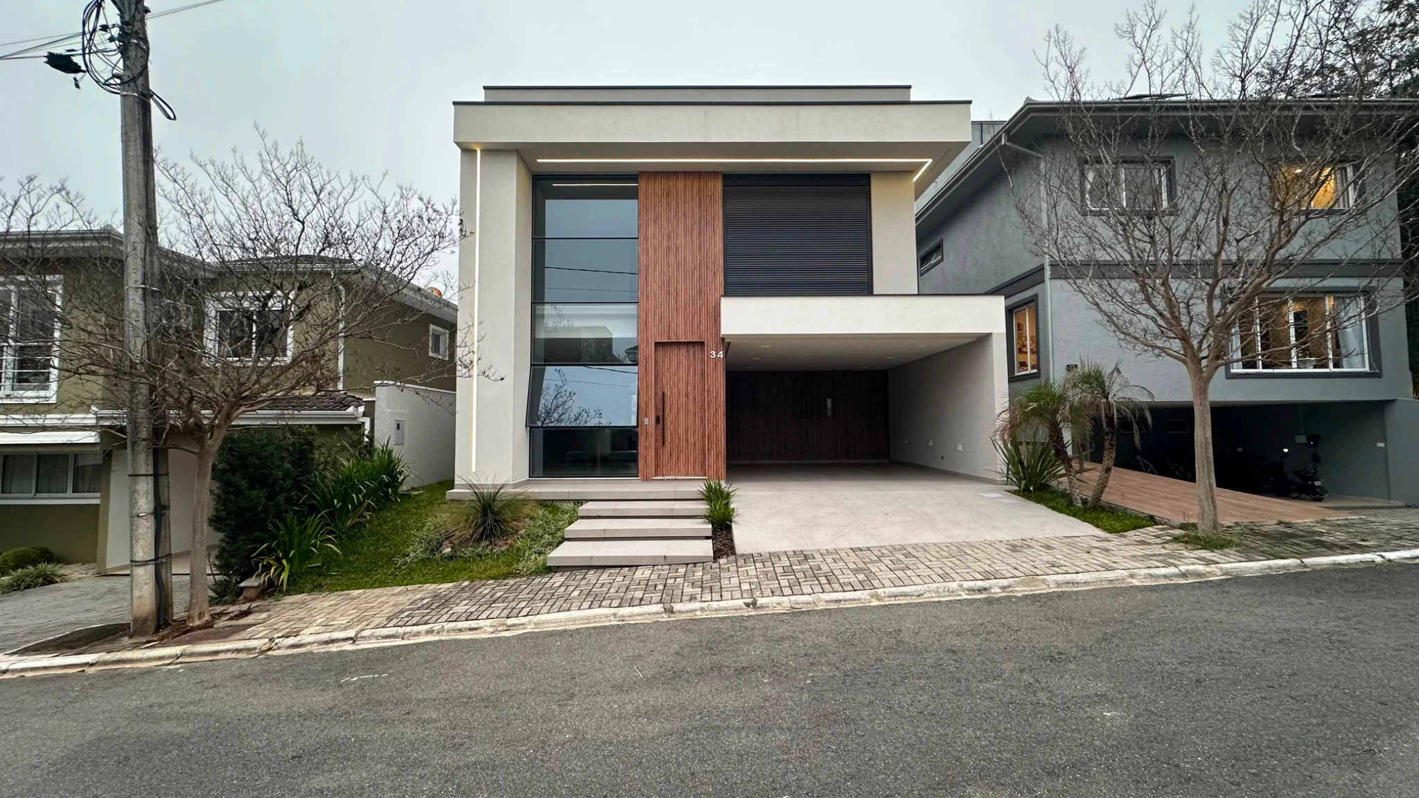 Residência GV|34 — projeto executado, fachada frontal